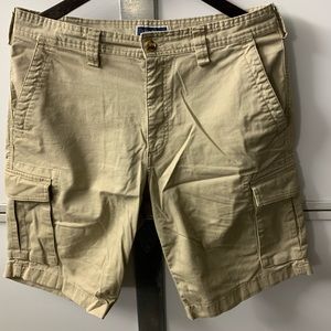 Mens cargo shorts size 32